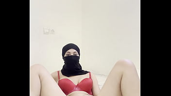 Gadis Arab Berhijab Nikab Menggoda Dirinya, Mainkan Memek, Gosok Klitoris, Fantasi Erotis Muslimah Sendirian