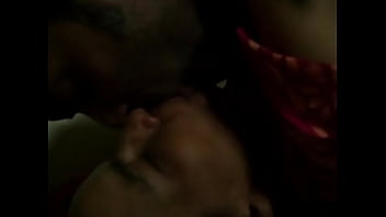 Bhabhi Desi Yang Liar Hisap Kontol Pria Tak Dikenal