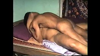 Pesta Ranjang Tante Desi Berpengalaman