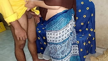 दामाद ने अपनी सास को ससुराल में पहली बार जबरदस्त तरीके से चोदा, गर्मागर्म हिंदी आवाज में अश्लील कहानी
