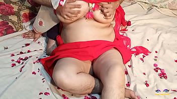 Istri Nakal Desi Dalam Gaun Merah Putih, Nafsu Menggelegar Dalam Rekaman Audio Seks Hindi Rumahan