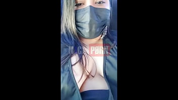 Mengocok Payudaraku Di Dalam Bis Saat Perjalanan Pulang