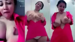 Bunga Si Tante Goyang Dada, Lepas Kutang Remas Payudara Bergoyang, Erangan Mesra Menggoda