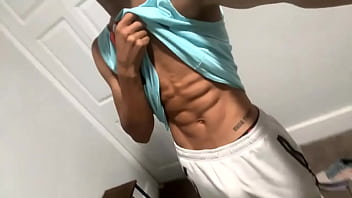 Mau Ikut Ke Gym Bareng? Aku Lagi Panas Dan Siap Bikin Kamu Berkeringat.