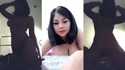 Gadis Malam Telanjang Yang Menggoda Di Balik Kegelapan