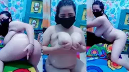 Istri Toge Montok Live Telanjang Punggung Menyembul