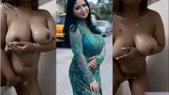 Mengintip Momen Mesra Xixi Di Onlyfans Saat Menggoda Dengan Toge