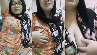 Payudara Montok Gadis Cantik Yang Menggoda