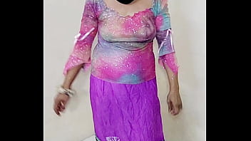 Ini Bukan Wanita Arab Asli, Dia Adalah Api, Betapa Indahnya Kecantikan Yang Lembut, Betapa Menawan Matanya Yang Memikat.