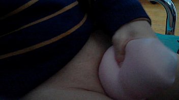 Cowok Asia Tampan Mainin Kontol Di Depan Webcam