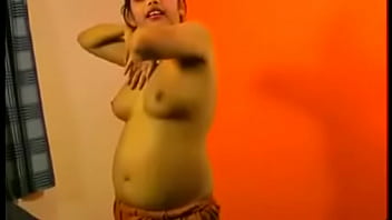 Istri India Desi Rupali Bhabhi Menggoda Dengan Tubuh Telanjangnya Yang Menggairahkan