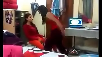 Garam Mastī: Hostel Ke Andar Chhupa Hai Ek Maza