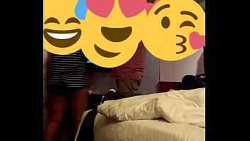 Istri Seksi Desi Menggoda Tukang Kabel Dengan Tubuhnya Yang Menggairahkan