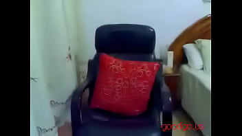 Gadis Tionghoa Dengan Payudara Besar Yang Menggoda