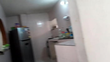 Menggila Di Dapur Dengan Adik Tiriku Yang Latin Berusia 18 Tahun Sampai Aku Memuaskan Hasratku Di Mulutnya