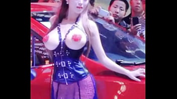 Gadis Tionghoa Seksi Dengan Payudara Montok Yang Bikin Panas