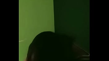 Tante Desi Mengulum Batangku Bagian 1