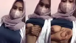 Hijab Zilla Memamerkan Buah Dada Yang Menggoda