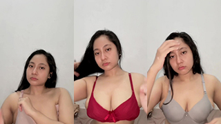 Macherita Si Manis Dengan Bra Baru Yang Menggoda