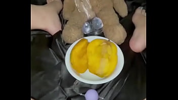 Gadis Arab Nakal Di Los Angeles: Eksperimen Ekstrem Dengan Makanan Dan Nafsu Yang Membara