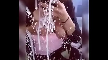 Susu Montok Tante Desi Menggoda