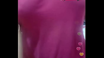 Gadis Bigo Live | Tanpa Bra, Payudara Menggoda