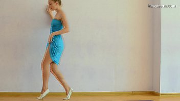 Gerakan Super Panas Pesenam Seksi Mostik Bikin Nafsu Membara