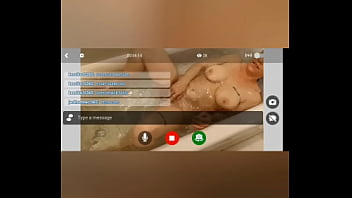 Menggoda Di Depan Kamera Langsung, Menampilkan Semua Pesonaku Untukmu.