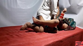 Ibu Tiri India Selatan Dan Anak Tirinya Bercinta Di Hari Ulang Tahun Pernikahannya Bagian 1