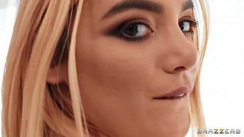 Pantat Berminyak Siap Dihantam / Video Penuh Brazzers