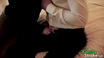 Gadis Arab Tiri Mengisap Kontol Kakak Tirinya