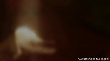 Penari Milf India Bergoyang Dengan Goyangan Yang Menggoda