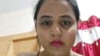 Desi Gadha Mast Maal Ka Jawani Bhari Jism Nanga Kar Rahi Hai, Hindi Mein Garam Awaaz Ke Saath