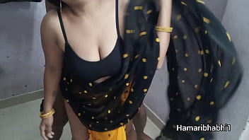 Saree Terbuka, Nafsu Membara, Bhabhi India Menggila Di Ranjang