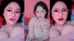 Gadis Muda Yang Menggoda Dengan Toge Yang Menggairahkan