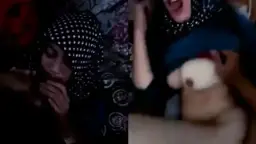 Guru Berhijab Digoyang Murid Hingga Viral