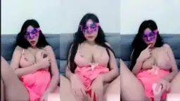 Menggoda Dengan Toge, Ruby Yuriko Ozawa Membuka Paha Dan Memamerkan Kemolekannya