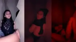 Pinky Montok Mengangkang Di Kamar Kunci Mangga