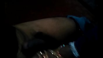 Gadis India Berperhias Gelang Kaki Dan Sandal Yang Menggoda