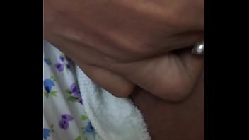 Jari-jari Nakal Menjelajahi Celah Basah Desi