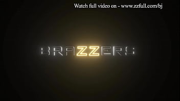 Mengangkang Di Jalan – Maya Woulfe / Brazzers / Tonton Full Di Www.zzfull.com/bj
