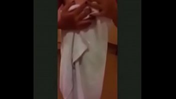 Pertunjukan Panas Cam Girl Vietnam Di Bigo Live Bagian Kedua