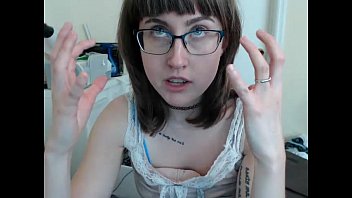 Helena73 Yang Imut Memamerkan Memeknya Di Live Webcam