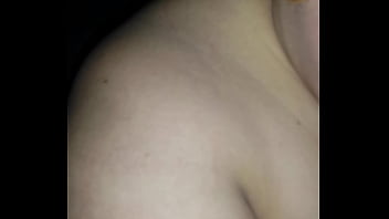Gadis Asia Yang Menggoda Dengan Mulut Penuh Nafsu