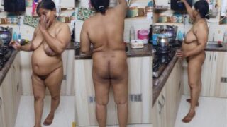 Bibiku Yang Nakal Telanjang Bulat Di Dapur