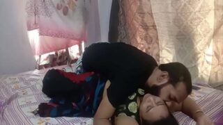 Boudhi Menangkap Tamunya Tengah Menonton Film Dewasa Dan Langsung Menghisapnya