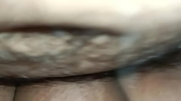Gadis India Yang Menggoda Dengan Lekuk Tubuh Yang Memukau