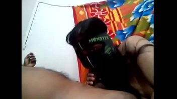 गर्म देसी जोड़ा रात भर मचाता है धमाल