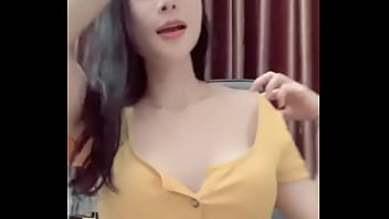 Màn Trình Diễn Nóng Bỏng Trên Bigo Live Với Vòng Một Căng Tràn Quyến Rũ