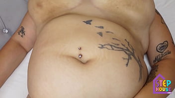 Ibu Tiri Montok Mengulum Penis Besar Anak Tirinya Dengan Penuh Nafsu
